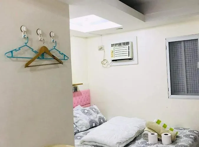 Che & Female Colon, Hostel *